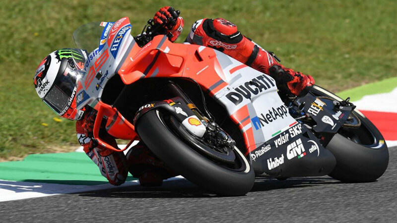 Лоренсо одержал первую победу за «Ducati», Маркес остался без очков