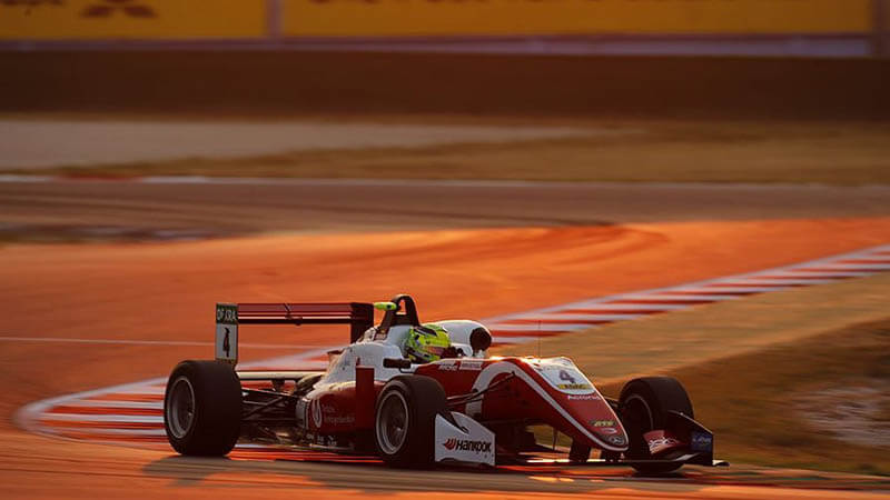Шумахер выиграл первую гонку в Мизано в Формуле-3