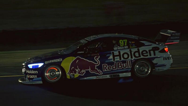 Ван Гисберген выиграл ночную гонку SuperCars в Сиднее
