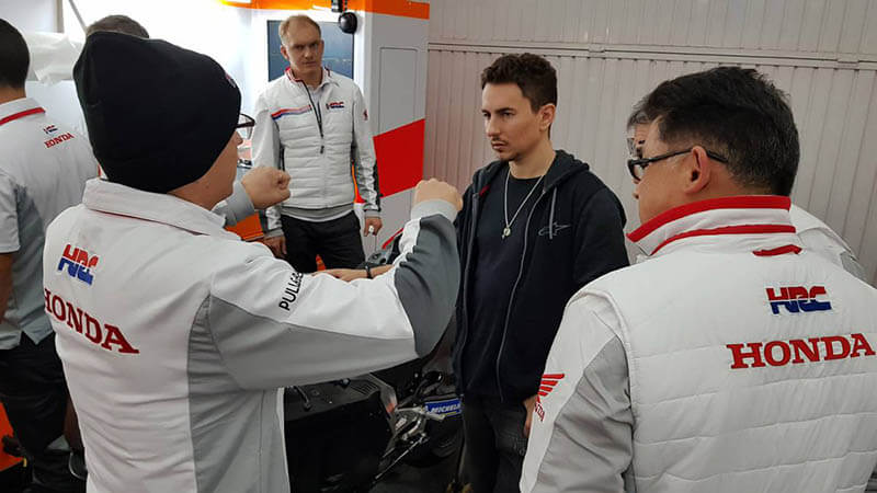 Хорхе Лоренсо вновь перенесет операцию