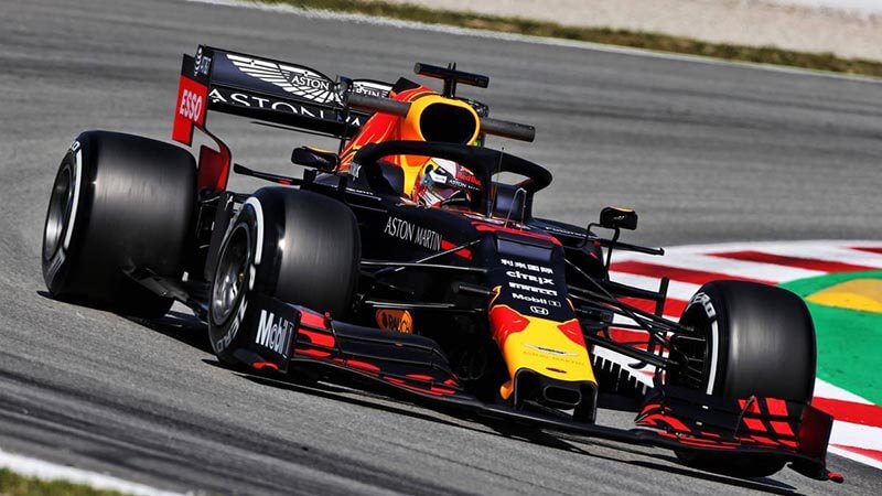 «Honda» заменила двигатель Ферстаппену после первой тренировки в Испании
