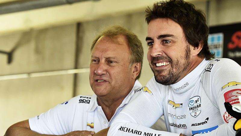 Фернли покидает «McLaren» после провала Алонсо в квалификации Инди-500