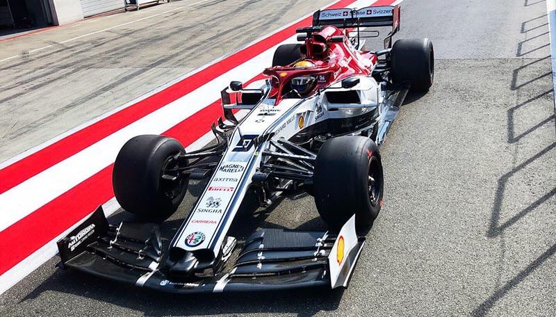 Эриксон завершил первый день тестов «Pirelli» с «Альфа Ромео»