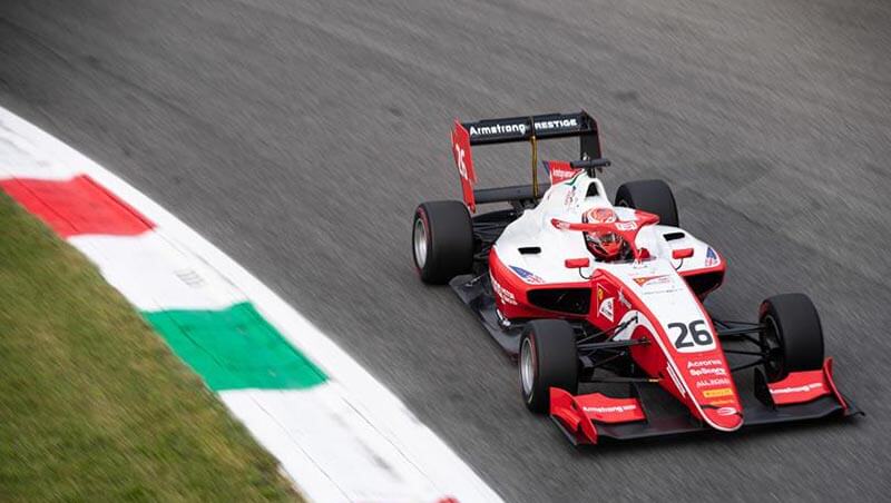 Армстронг потерял подиум в Монце из-за штрафа и шансы на титул в Формуле-3