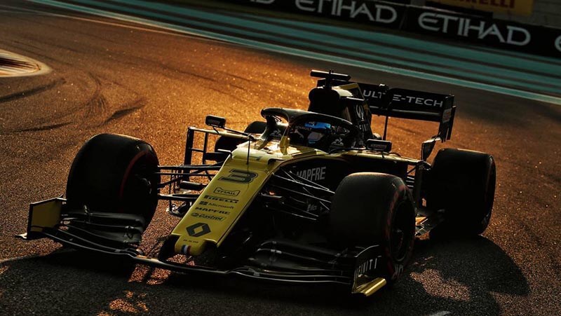 Риккардо обвинил жесткие шины в разрушении своей гонки в Абу-Даби