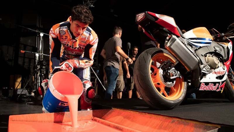 Марк Маркес раскрывает скрытый и оригинальный талант