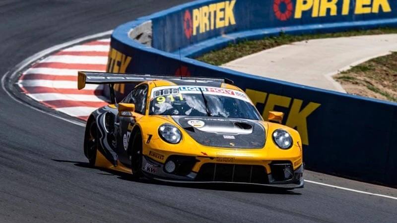 12 часов Батерста: Кэмпбелл приносит «Porsche» первый поул