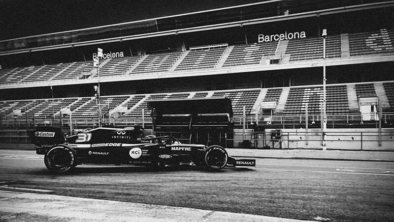 «Хаас» и «Рено» проводят обкатки новых машин в Барселоне