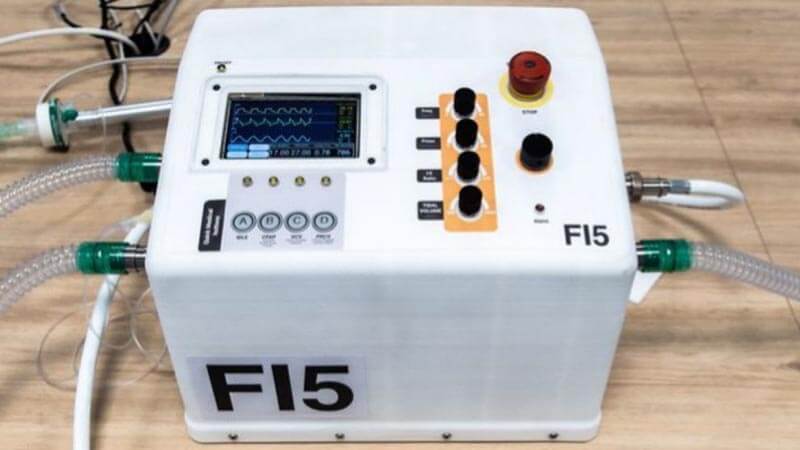 «Феррари» производит новый аппарат ИВЛ для борьбы с COVID-19
