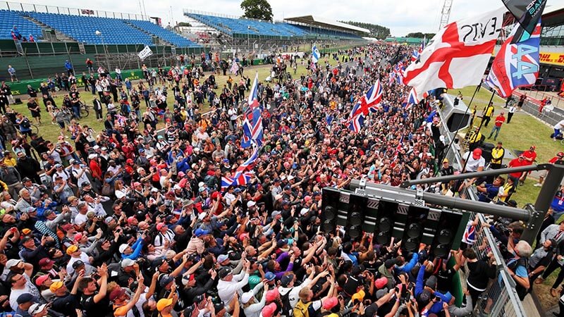 Полиция Великобритании предупреждает, что любой сбор фанатов может поставить под угрозу сезон Ф1