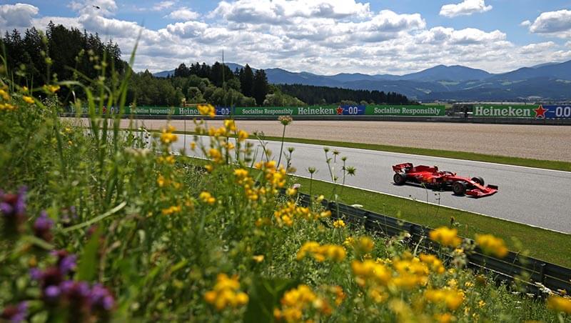 Леклер: «Феррари» не может быть подавлена квалификационным темпом