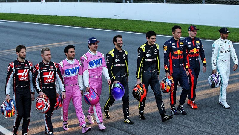Гонщики Ф1 продемонстрируют поддержку в борьбе с расизмом перед Гран-при Австрии