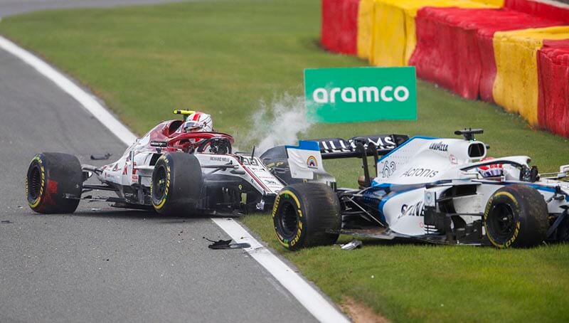 FIA объясняет, почему авария Джовинацци не вызвала красные флаги