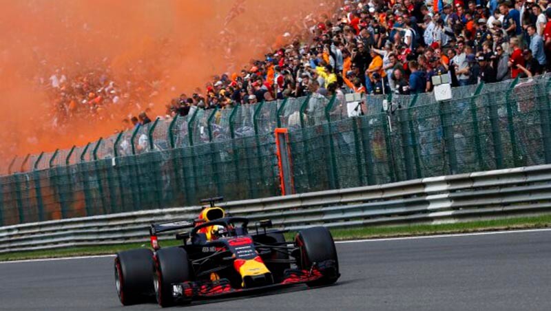 Штраф в 350 евро: фанатов Ферстаппена выпроводили из Бельгии