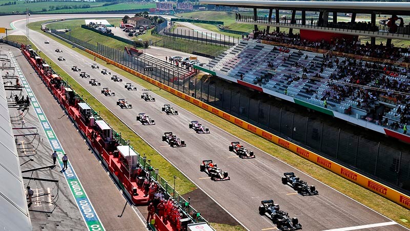 Ф1 опрашивает болельщиков о квалификационных гонках для четырех этапов 2021 года