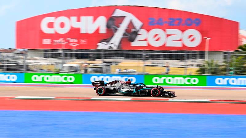 Хэмилтон с рекордом трассы завоевал поул в Сочи!