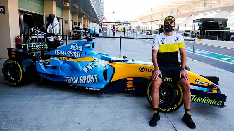 Алонсо проведет демо-заезды на чемпионской машине «Рено» R25 в Абу-Даби