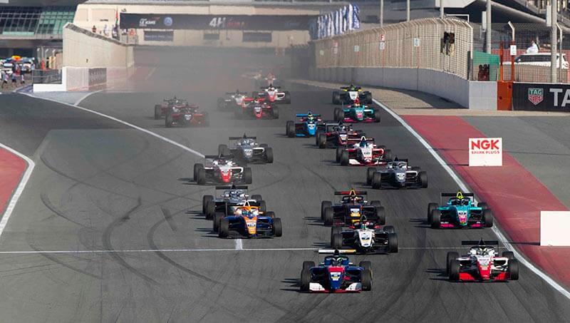 Пьер-Луи Шове укрепляет лидерство в азиатской Формуле-3