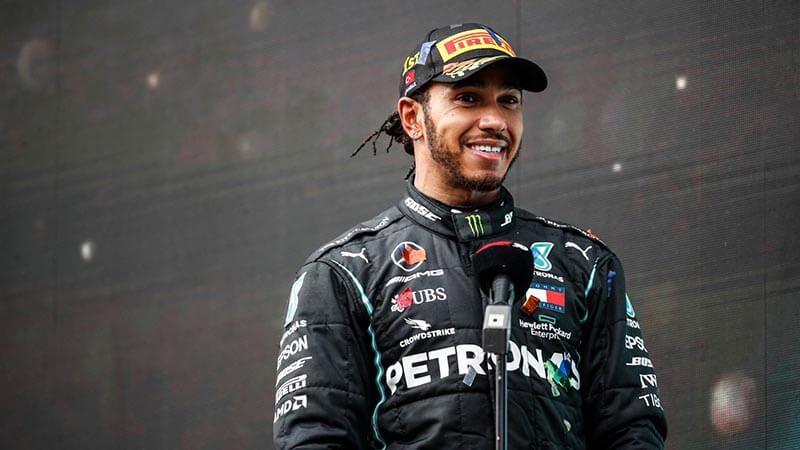 Официально: Хэмилтон подписал контракт с «Мерседес» на сезон 2021 года