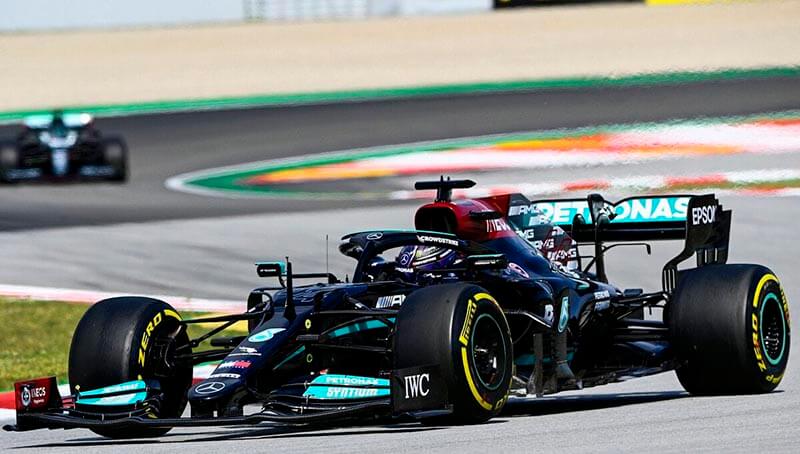 Хэмилтон завоевал поул на трассе в Барселоне!