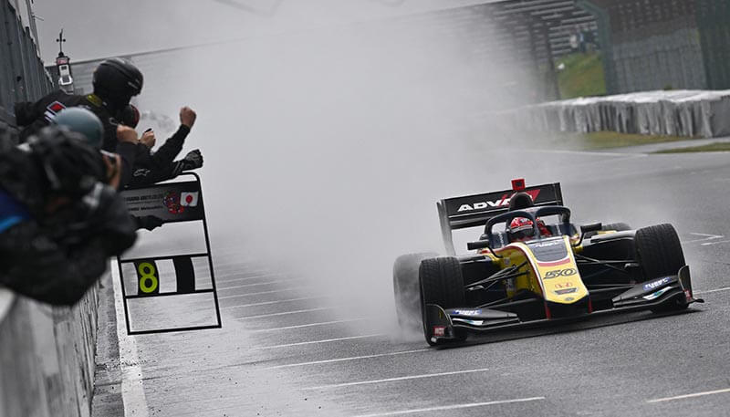 Мацушита выиграл гонку Super Formula на трассе Сузука