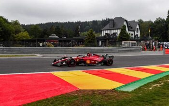 Сайнс взял поул в Спа несмотря на лучшее время у Ферстаппена