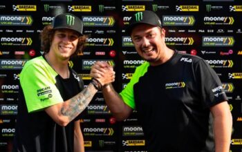 Беццекки останется в составе «VR46» на сезон Moto GP 2023 года