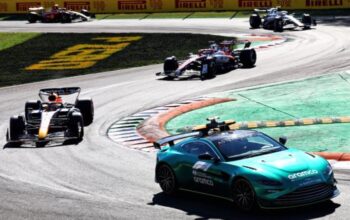 FIA объяснила, почему не дала красный флаг в концовке Гран-при Италии