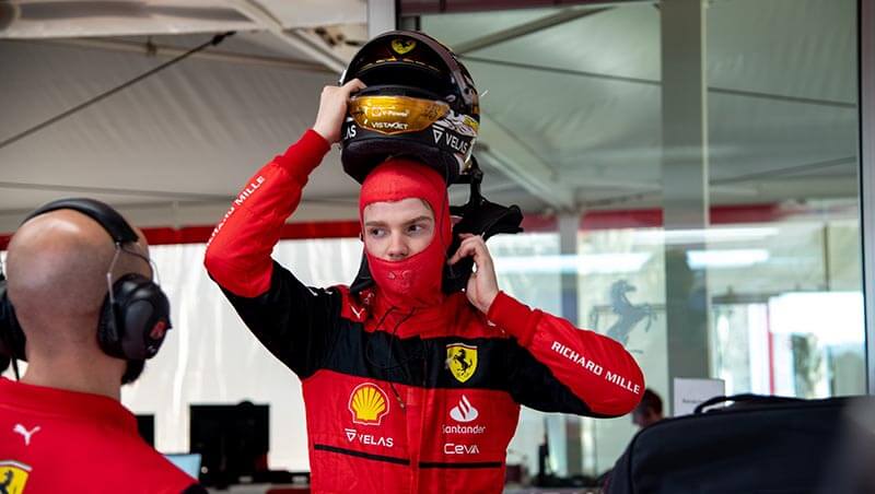 Шварцман дебютирует в первой тренировке Формулы-1 за «Феррари» в Остине