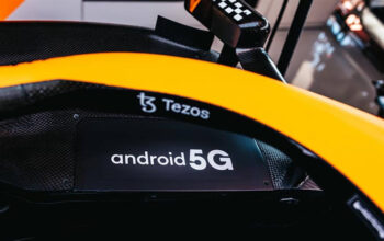 На машинах «Макларен» будет размещена динамическая реклама