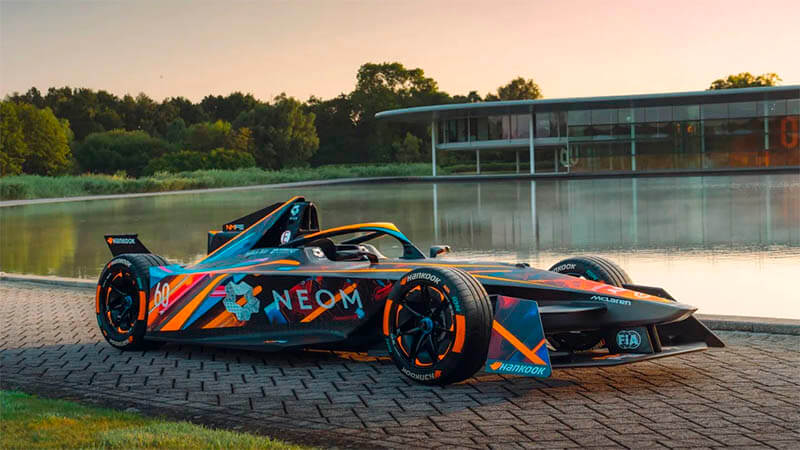 «McLaren» продемонстрировал первую в мире ливрею, созданную искусственным интеллектом