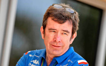 «Alpine» подтвердила: Фамин покинет пост руководителя команды Формулы-1 после летнего перерыва