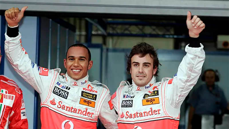 Алонсо и Хэмилтон сравнили борьбу за титул чемпиона Формулы-1 2007 года с битвой «McLaren»