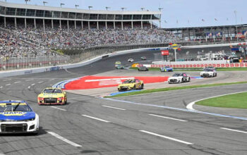 Паузы между гоночными сегментами в NASCAR вернутся в Шарлотте