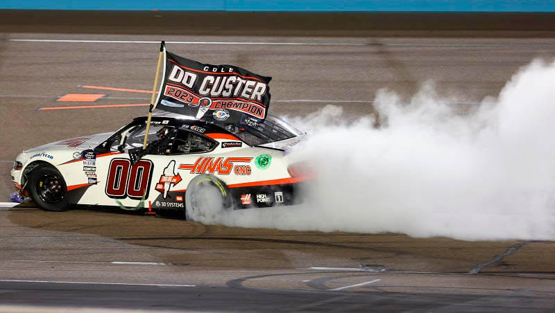 Кастер завоевал титул NASCAR Xfinity Series после тройного овертайма в Финиксе