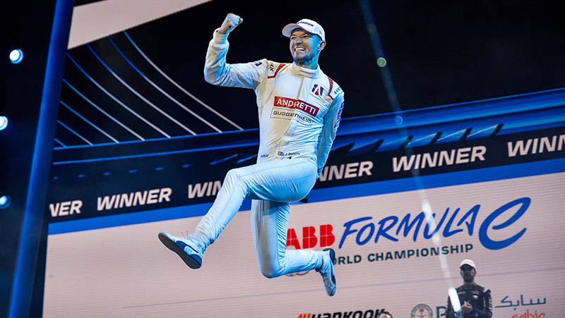 Деннис проигнорировал инструкции «Andretti» для победы в Эр-Рияде: «Думаю, моя команда счастлива»