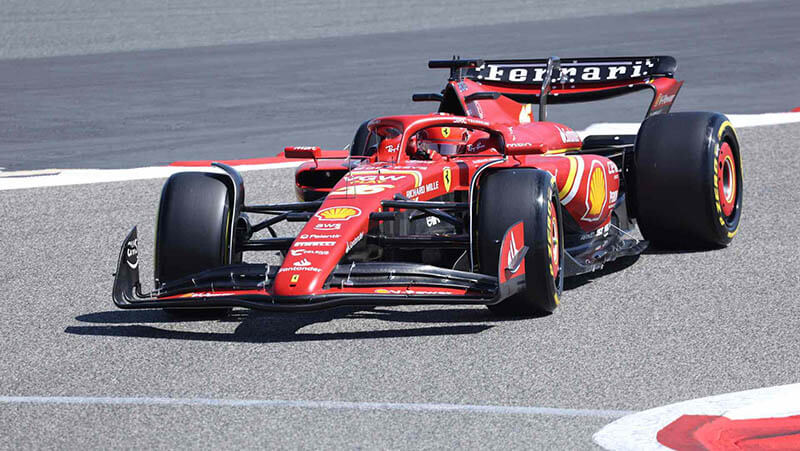 Леклер возглавил прерванную красными флагами утреннюю сессию второго дня тестов Формулы-1