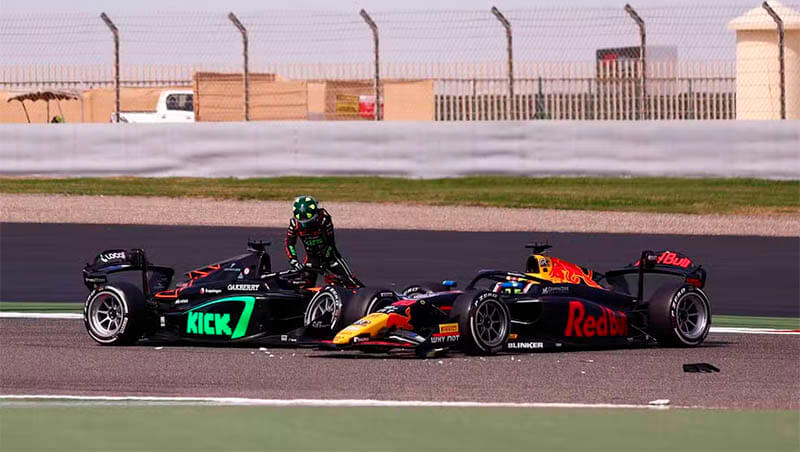 f2 bahrain race crash