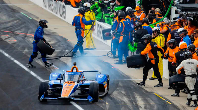 indycar indy 500 larson race mclaren hendrick2