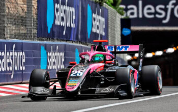 Цолов выиграл хаотичный спринт Формулы-3 в Монако