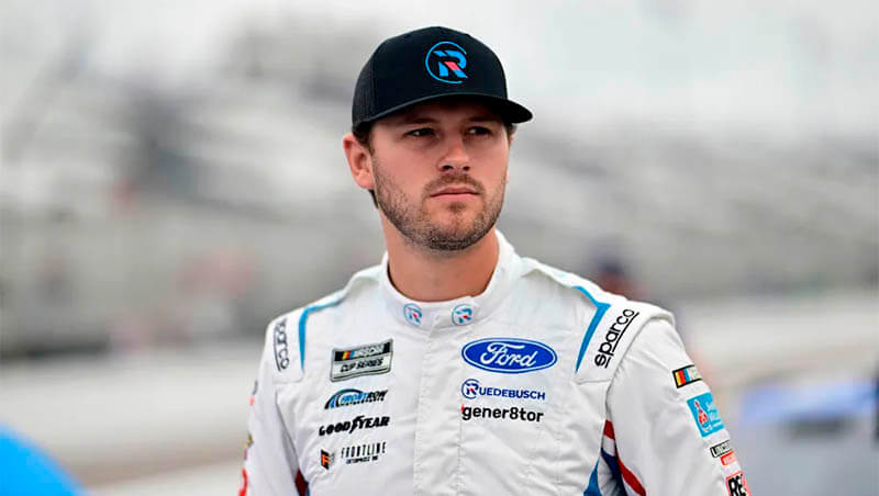 Гиллилэнд подписал многолетний контракт с «Front Row Motorsports»