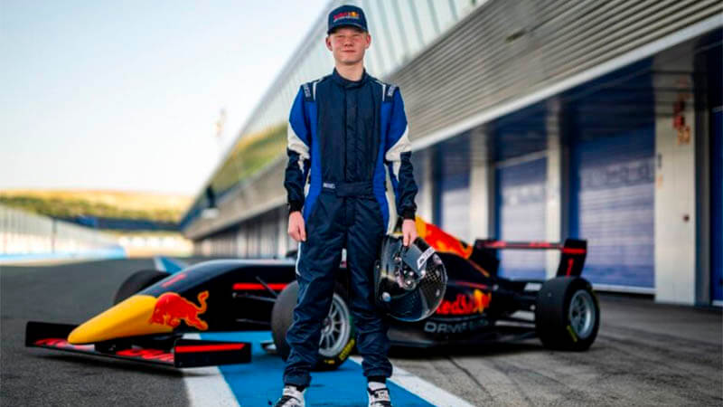 «Red Bull» добавил двух новых перспективных пилотов в свою молодежную академию