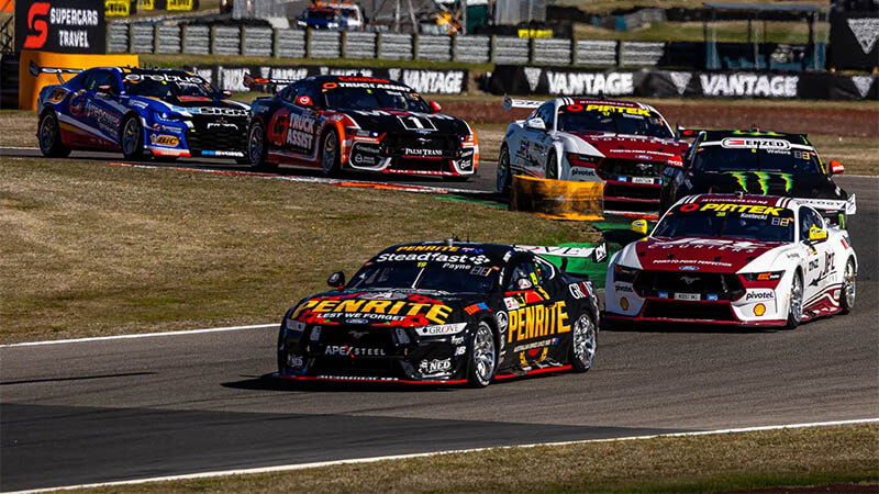 Пейн выиграл стартовую гонку Supercars в Таупо