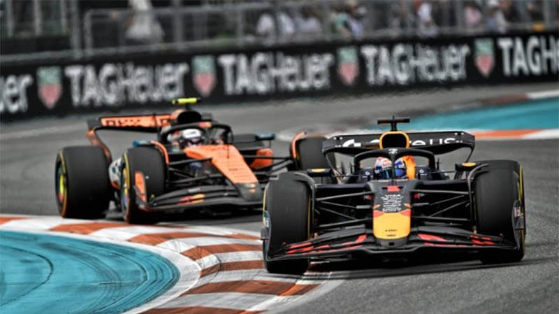 Ферстаппен: «Мне было немного весело бороться с «McLaren»»