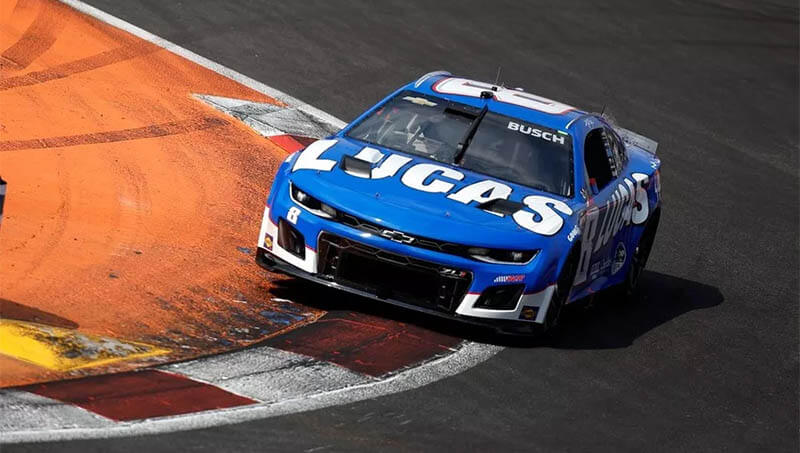 Буш взял вину на себя за дикую аварию с участием нескольких машин NASCAR в Мехико