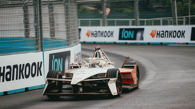 Деннис завоевал поул для E-Prix Джакарты