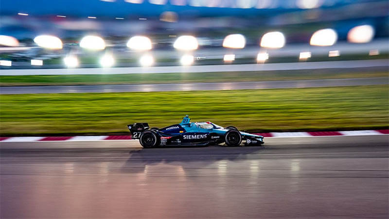 Кирквуд избежал инцидентов и одержал первую победу на овале в IndyCar