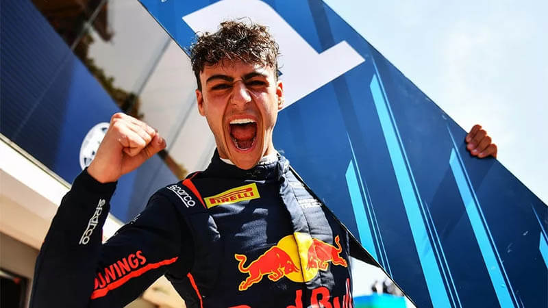 FIA предоставила Линдбладу разрешение на участие в гонках Формулы-1 до 18 лет