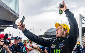 Уотерс подписал новый контракт с «Tickford Racing» в Supercars