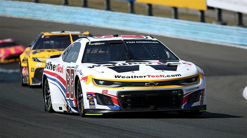 Ван Гисберген снова выиграл дорожную гонку NASCAR в Уоткинс-Глене
